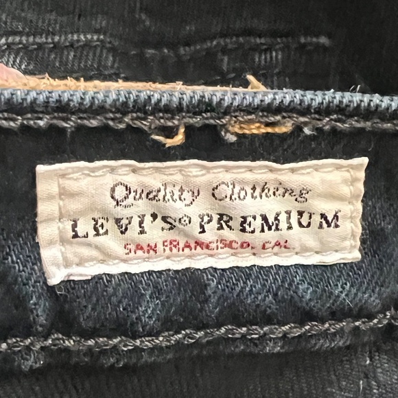 Levi's Wedgie Straight Fit Button Fly Jeans Black Size 29 EUC - Picture 6 of 10